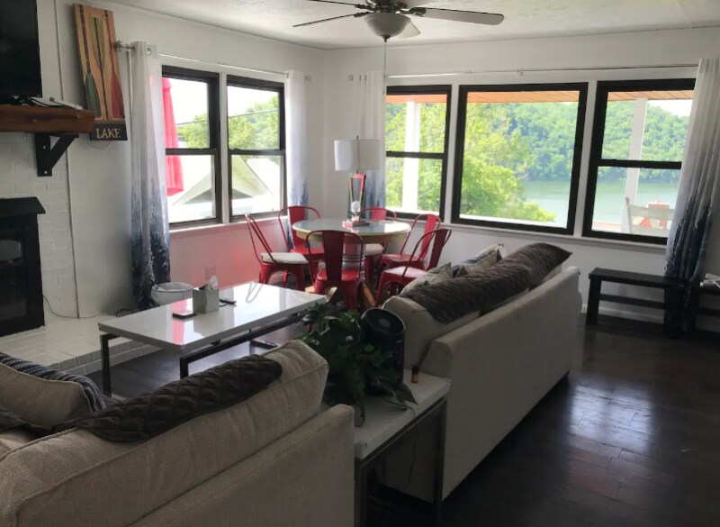 Building Photo - 1692 Falling Water Rd