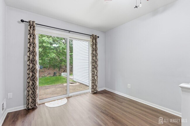 Building Photo - 2804 Cricket Cir