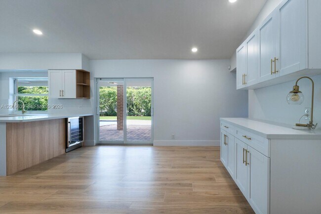 Building Photo - 13050 SW 71st Ave