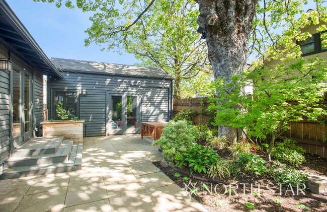 Building Photo - Beautifully Remodeled Classic Craftsman in Prime Portland Location