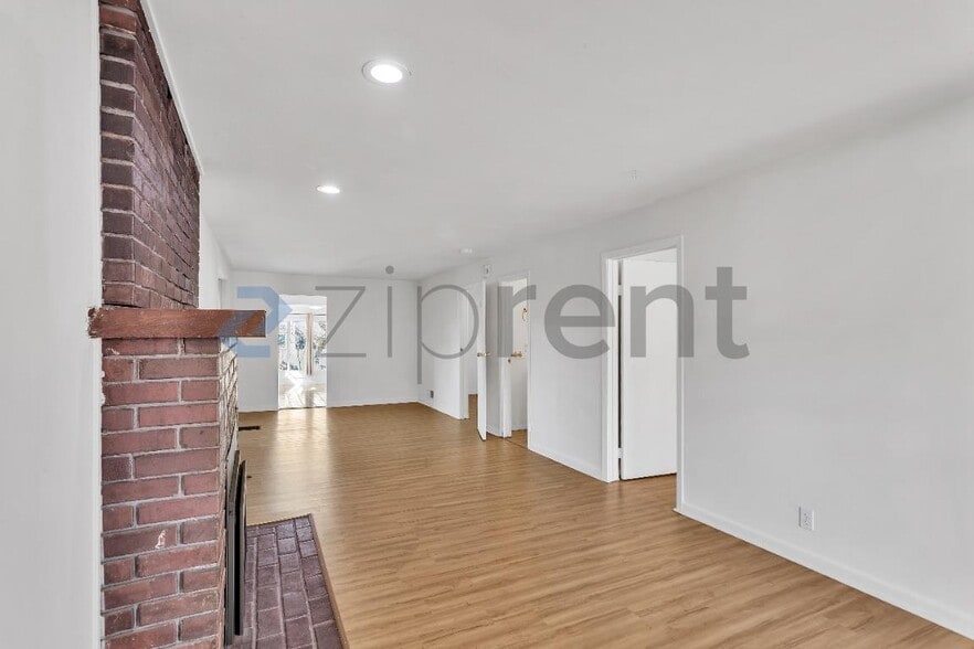 Building Photo - 1219 43rd Ave