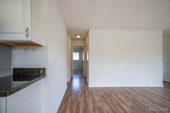 Building Photo - 2br/1ba/2pkg Townhouse in Mililani