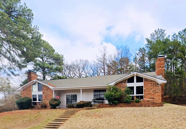Primary Photo - 4106 S Park Dr
