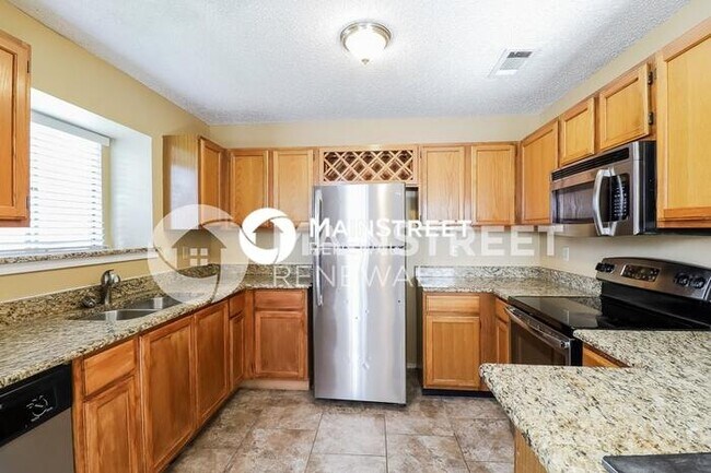 Building Photo - 3 Bedroom Pet-Friendly Home in Cedar Hill,...