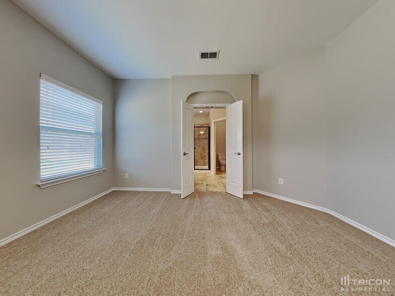 Building Photo - 2933 Saddle Creek Dr