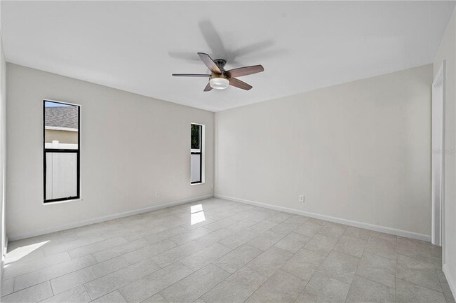 Building Photo - 77 Freeport Ln