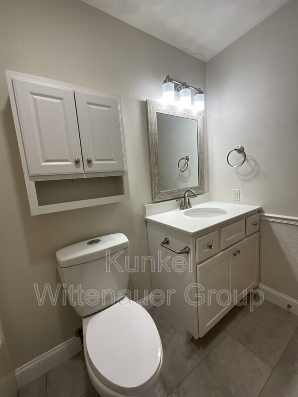 Building Photo - 611 Carol Ann Dr