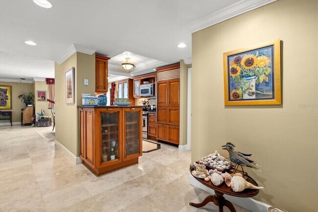 Building Photo - 1000 Longboat Club Rd