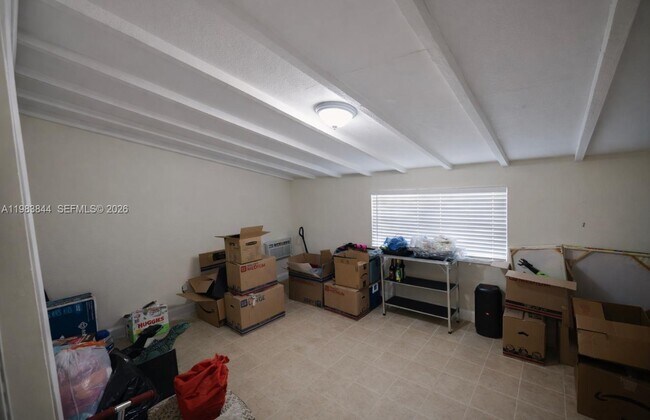 Building Photo - 19835 NE 11th Ct