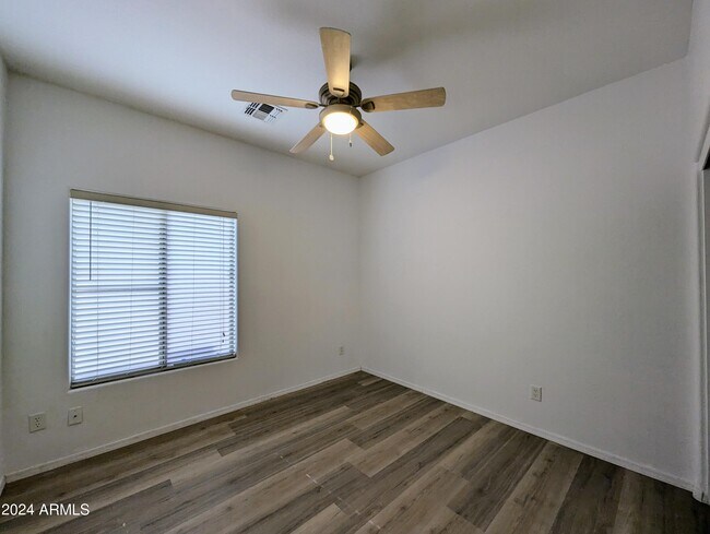 Building Photo - 1530 E Branham Ln
