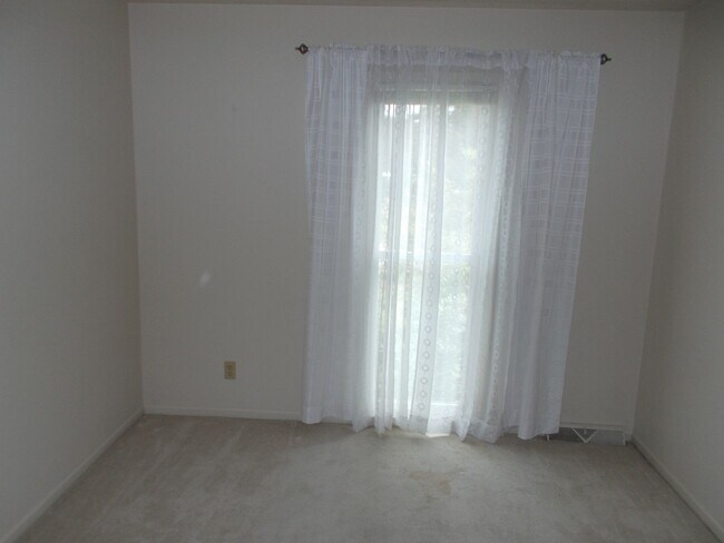 Building Photo - 2250 Autumn Way