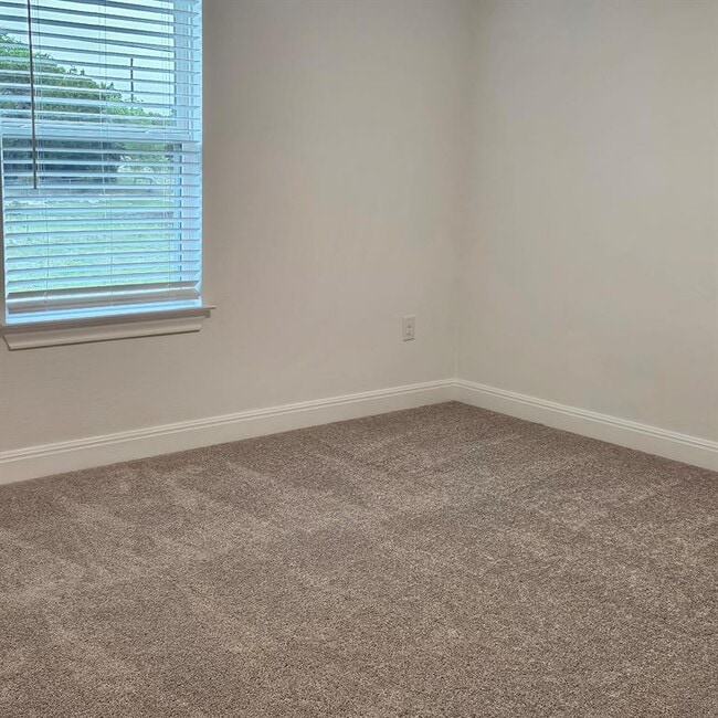 Building Photo - 10017 Milton Albert Way