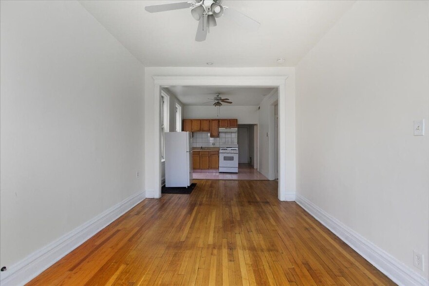 Building Photo - 3133 W Augusta Blvd