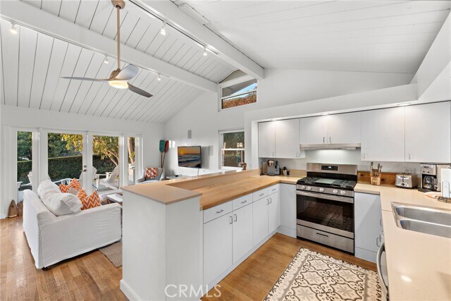 Building Photo - 595 Bluebird Canyon Dr