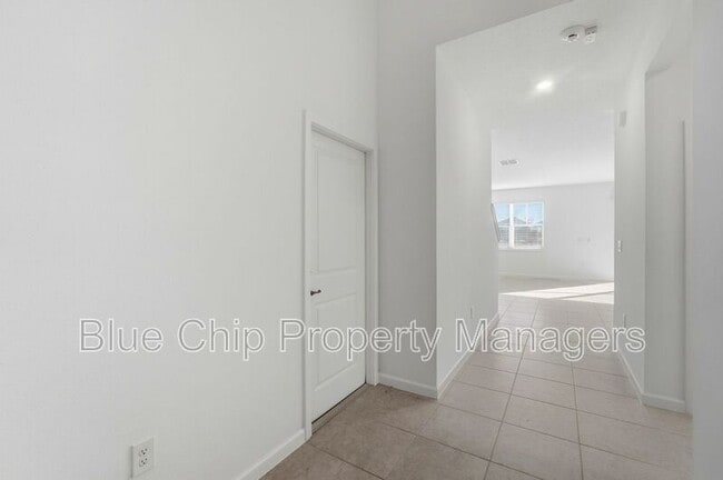 Building Photo - 211 Ballo Dr