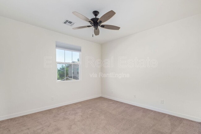 Building Photo - 3218 W Glendale Ave