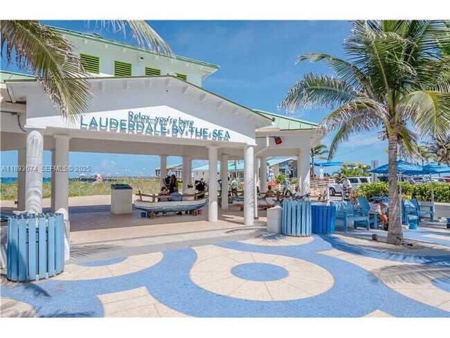 Building Photo - 4228 N Ocean Dr