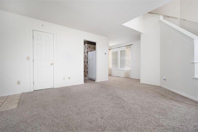 Building Photo - 336 Lariat Cir