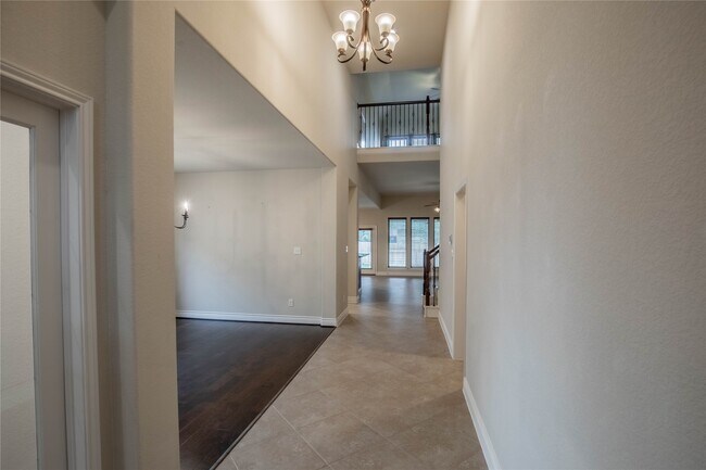 Building Photo - 111 Pinnacle Ridge Ct