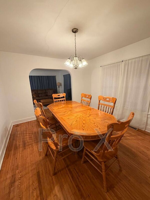 Building Photo - 3030 S Wall Ave