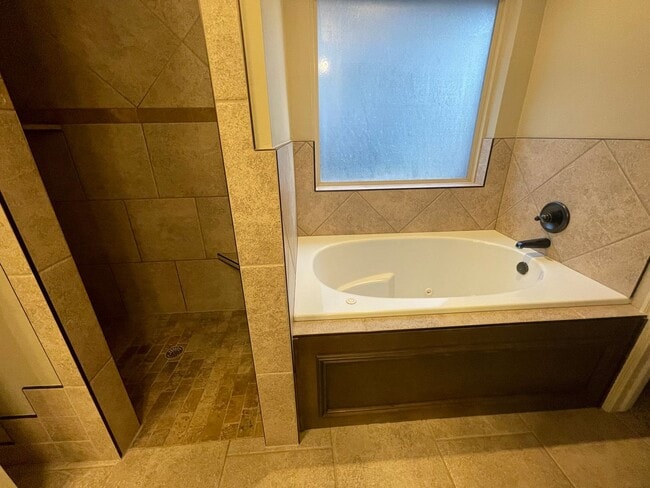 Building Photo - Deer Creek Schools