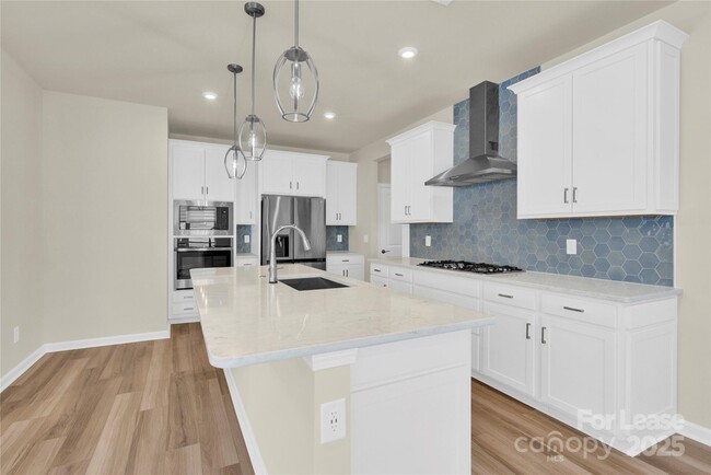 Building Photo - 5850 Strathmore Ct