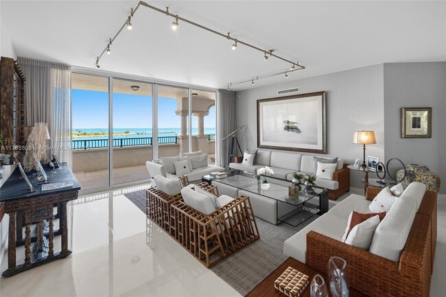 Building Photo - 7141 Fisher Island Dr