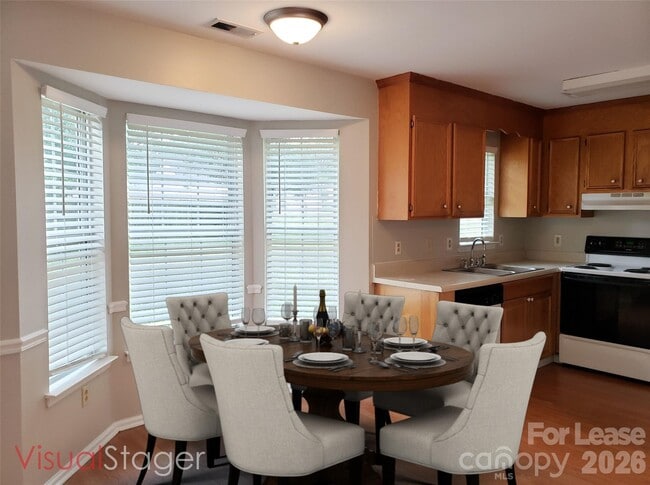 Building Photo - 4608 Falcon Chase Dr SW