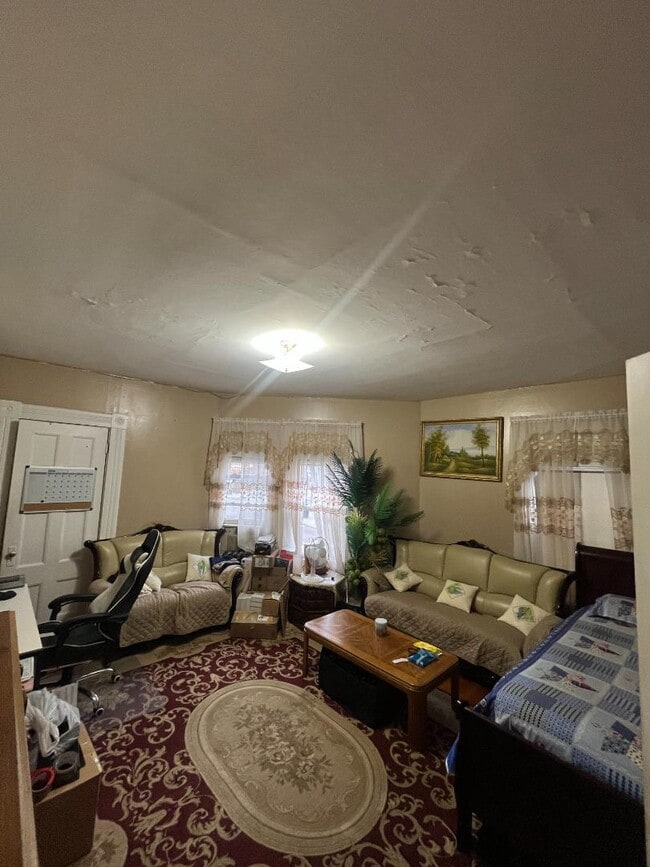 Building Photo - 175 Ashmont St