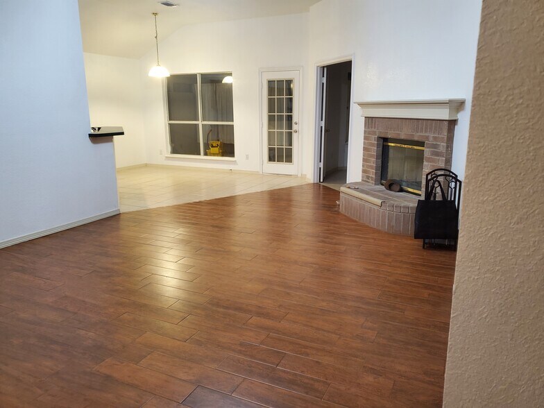 Building Photo - 6812 Coldwater Canyon Rd