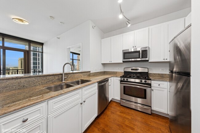 Building Photo - 233 E 13th St