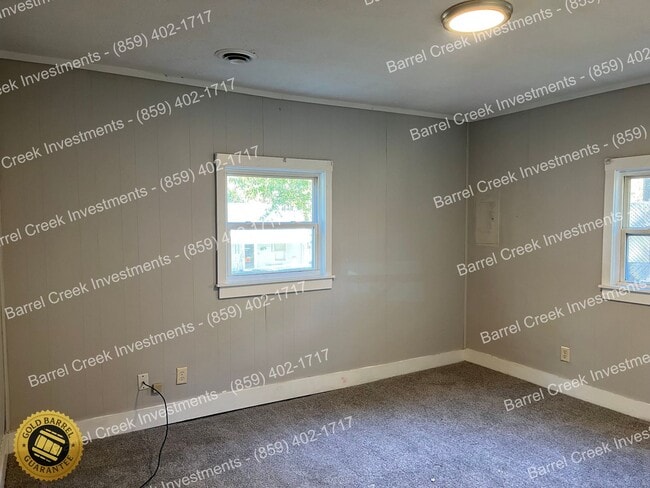 Building Photo - 2-Bed 1-Bath House