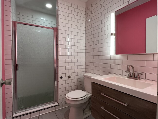 Bathroom 1 - 2030 W Sherwood Ave