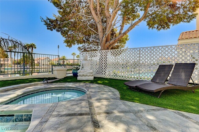 Building Photo - 2984 Sun Lake Dr