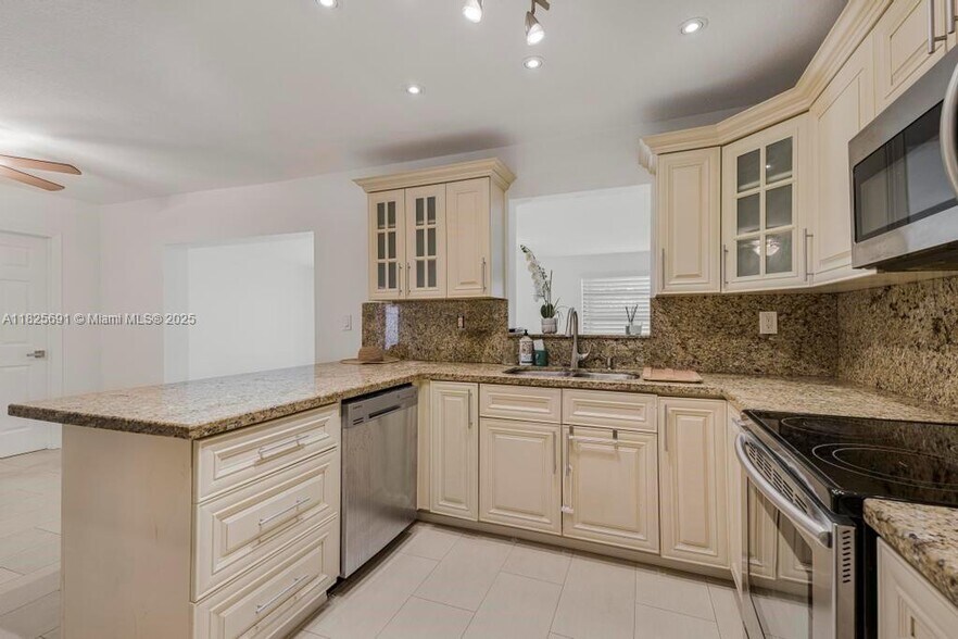 Building Photo - 5850 SW 149th Ave