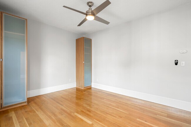 Building Photo - 72 Mozart St