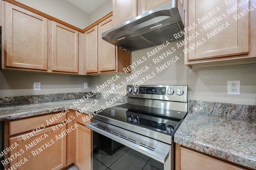 Building Photo - 7414 N 88th Ln