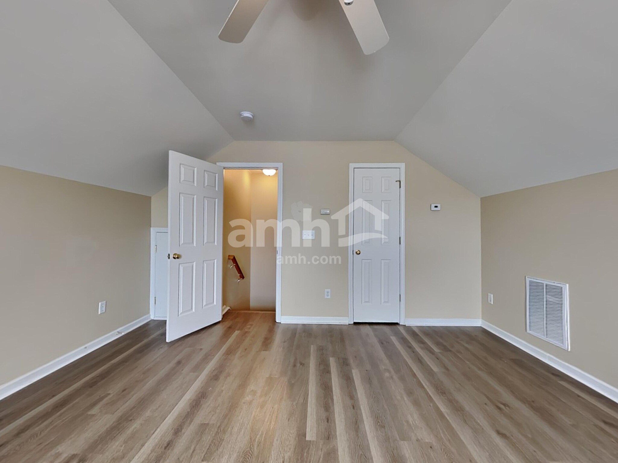 Building Photo - 411 Pine Hill Ln