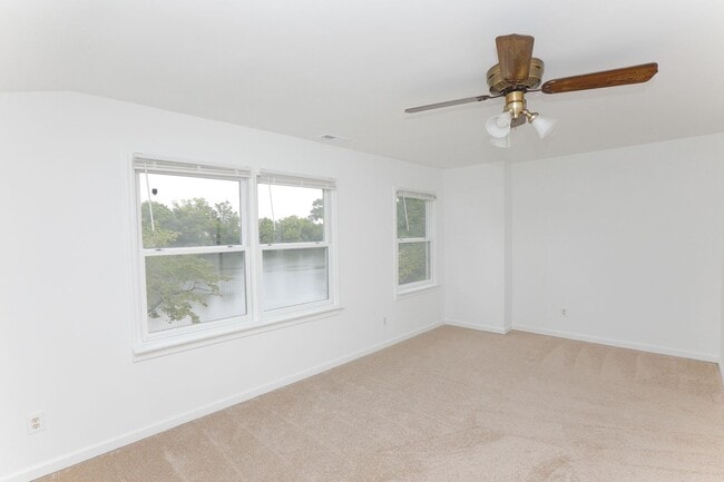 Building Photo - Beautiful Lake Home Rental in Norfolk!