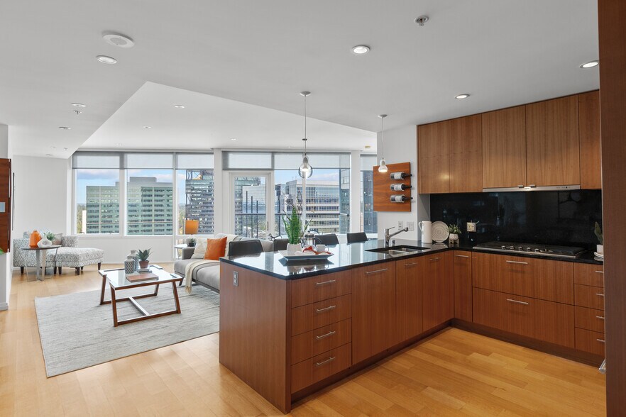 Building Photo - 10700 NE 4th St