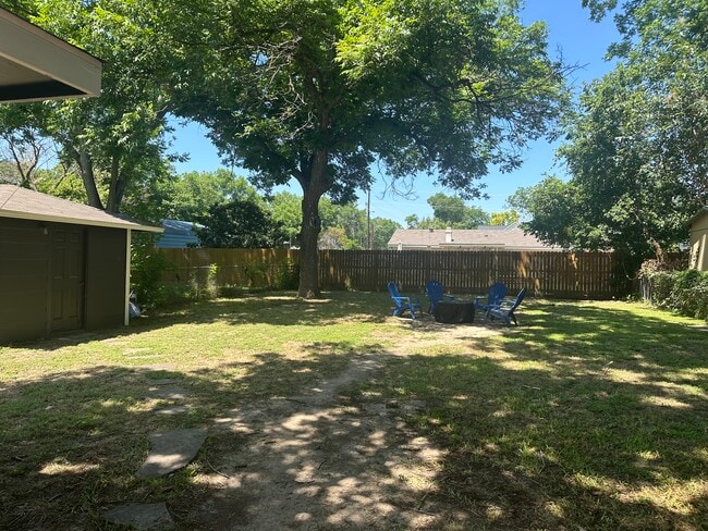 Building Photo - 2167 Gruene Rd