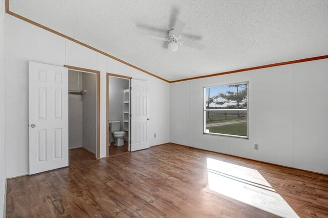 Building Photo - *SPACIOUS HOME IN PIKEVILLE SCHOOL DISTRICT*