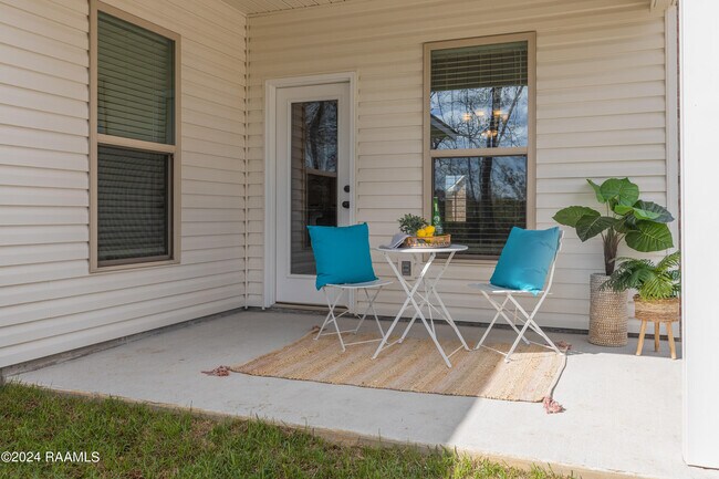 Building Photo - 124 Lightbourne Dr