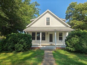 Building Photo - Three bedroom home in Midlothian