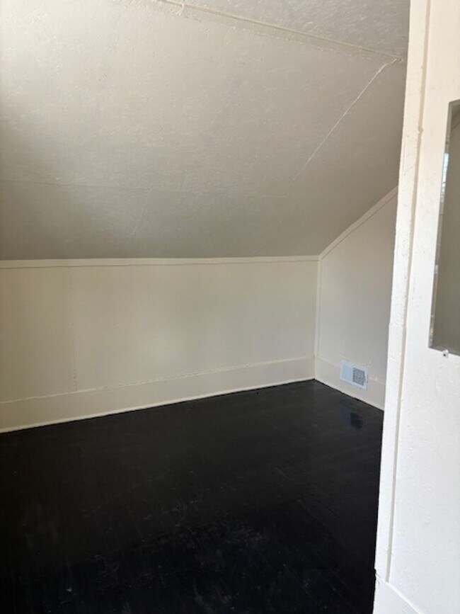 Building Photo - 1468 Hoyt St