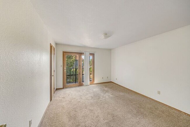 Building Photo - Corner Unit 2 Bedroom with Private Backyard & Master Bedroom Deck!