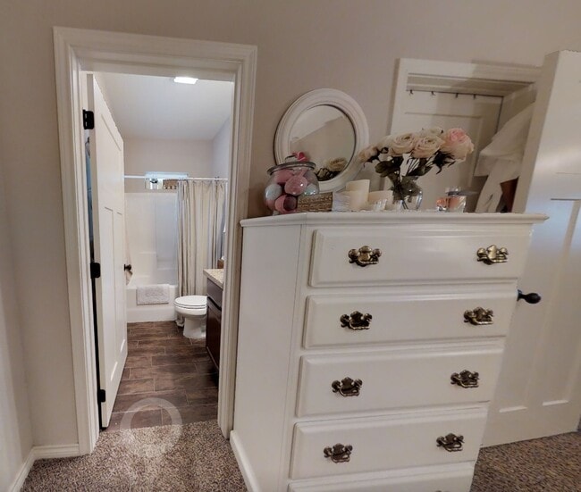 Building Photo - 1112 Oney Hervey Dr