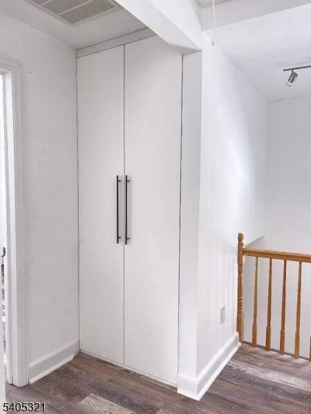 Building Photo - 3 Meadow Dr