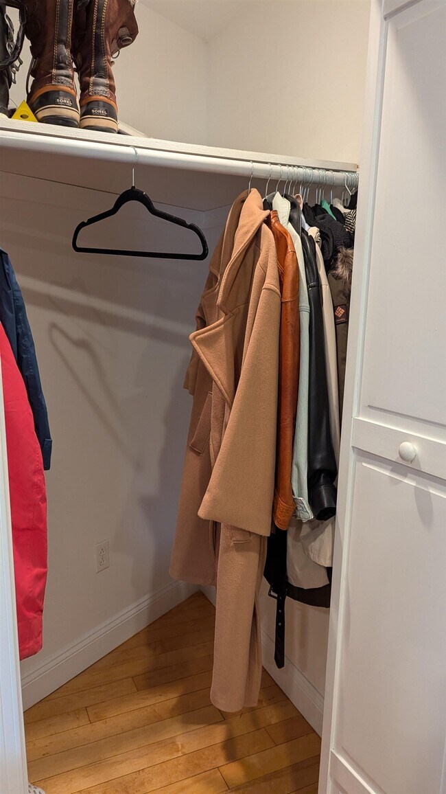 Building Photo - 105 W Merrimack St