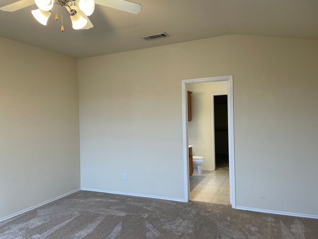 Building Photo - Sendero Springs Spacious 2-story, 3 beds, ...